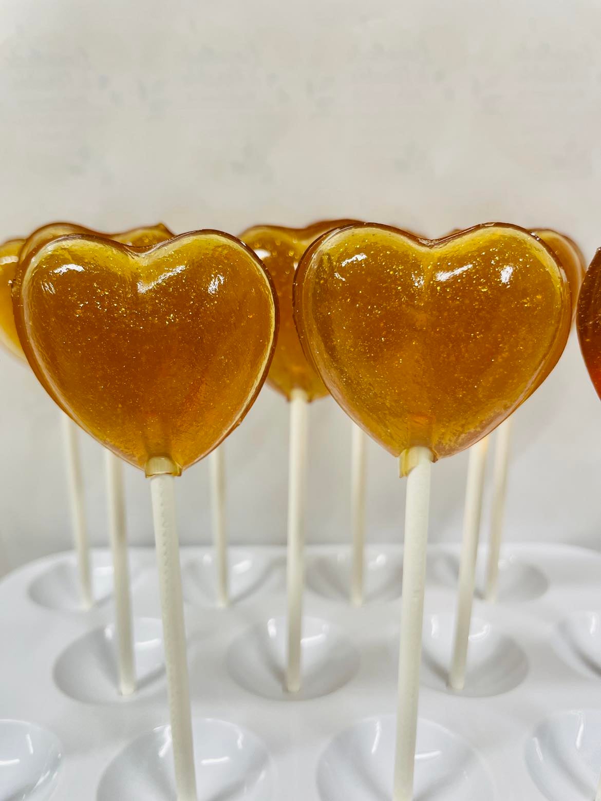Suçon à l'érable en forme de coeur - Heart shaped maple lollipop